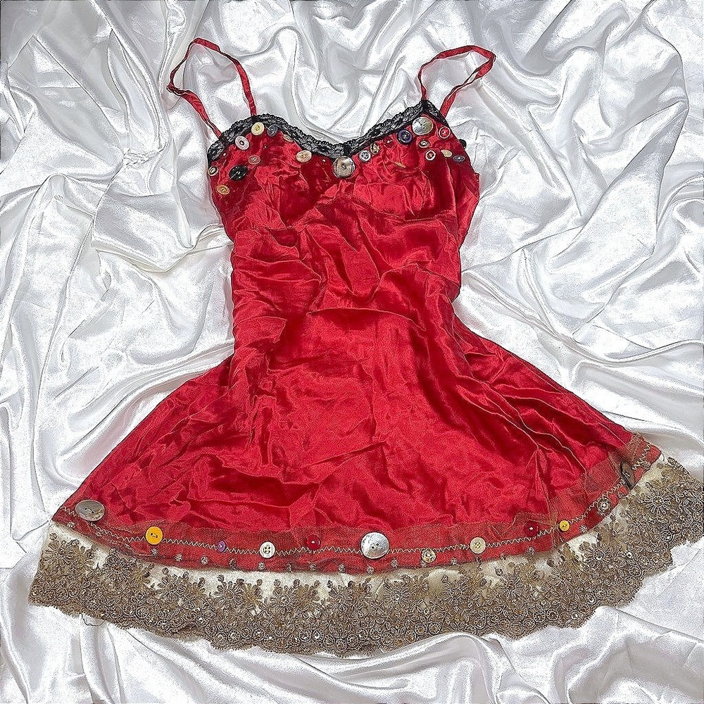 y2k 100% silk button Slip top Red Lace Button Detail